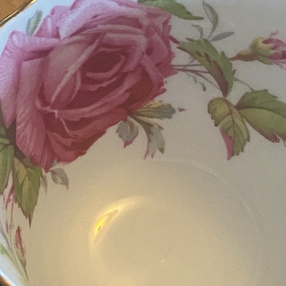 Vintage Aynsley Swirl style Rose Pattern teacup & saucer set - Picture 12 of 16